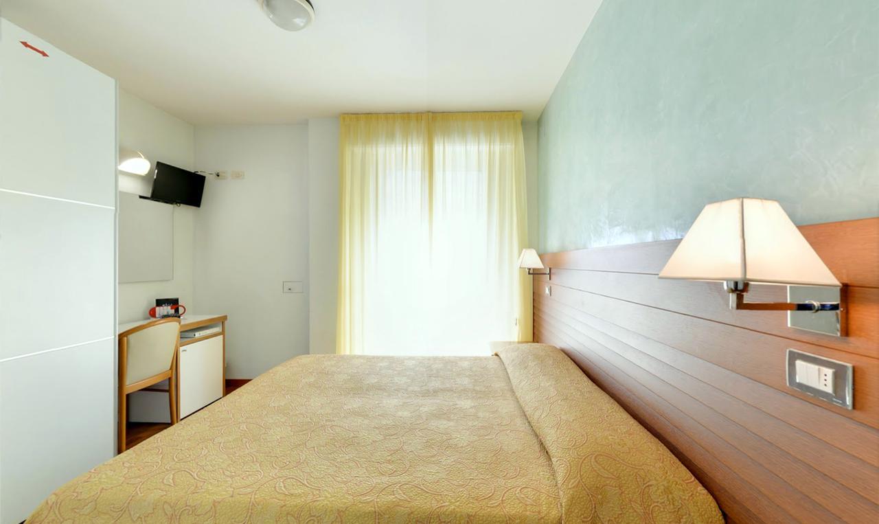 Hotel Margareth Riccione Luaran gambar